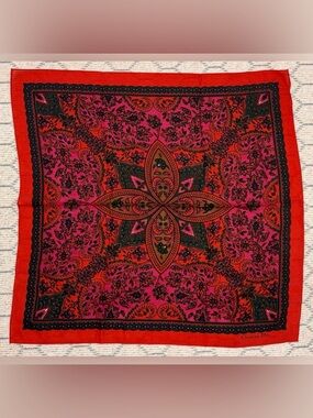 CHRISTIAN DIOR Vintage Rare Red Paisley Floral Retro 100% Wool Square Scarf